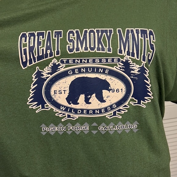 Great Smoky Mountain T-Shirt Size XL Color Green very clean and soft shirt - Picture 2 of 4